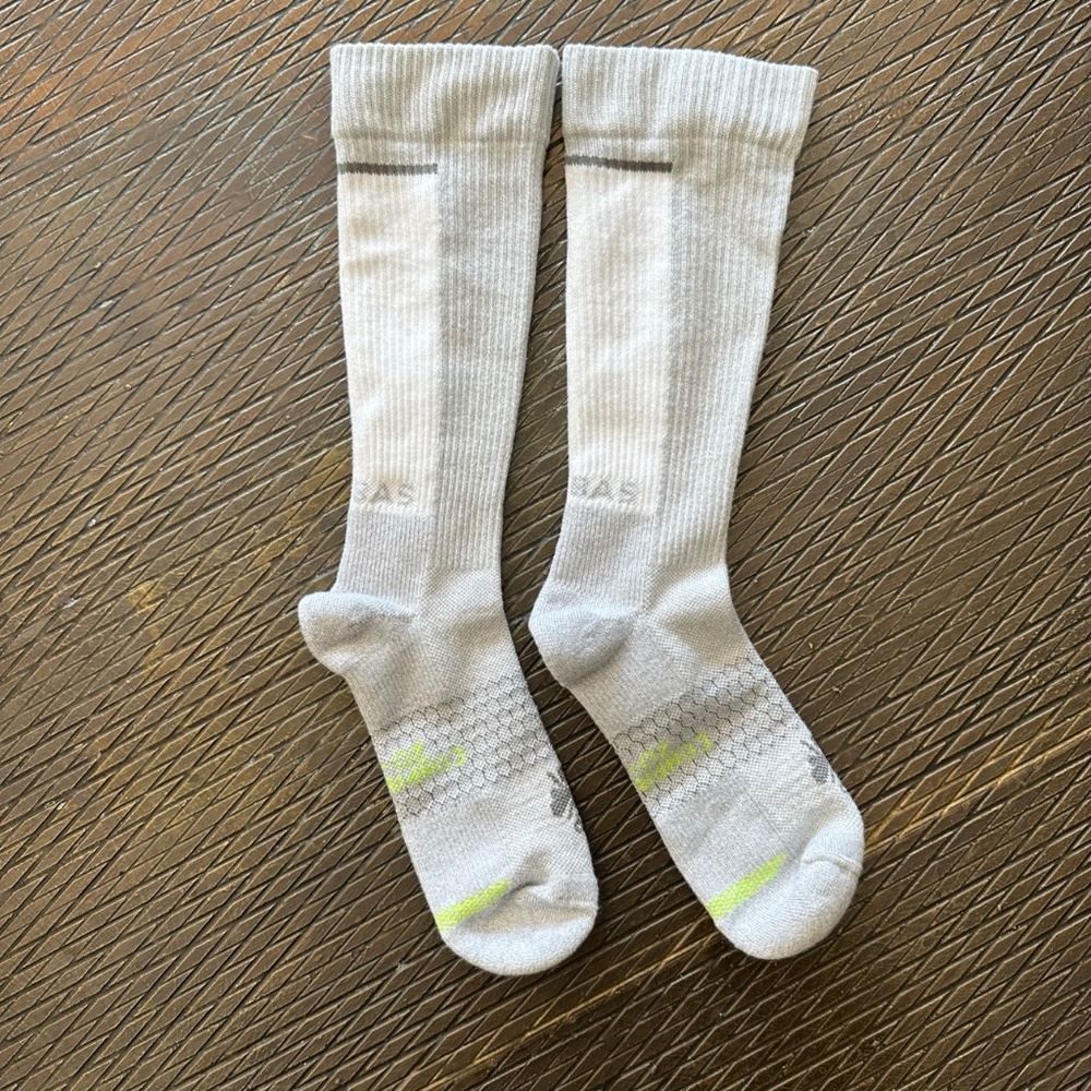 Womens Bombas compression socks - Med - white